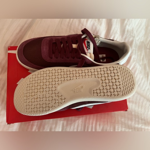 Nike Killshot SP in Dark Beetroot/White - Picture 3 of 4